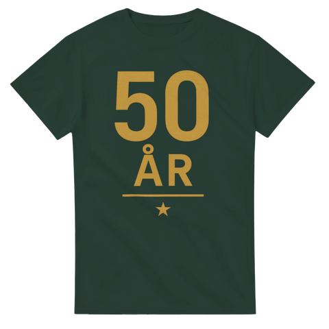 Grön t-shirt med guldig text "50 ÅR" och en liten stjärna under.