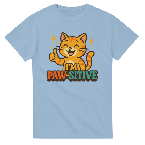 Ljusblå t-shirt med samma motiv: glad katt med tummen upp och texten "I'm Paw-sitive".