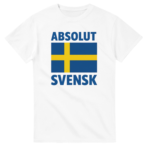 Vit t-shirt med svensk flagga och texten "Absolut Svensk"