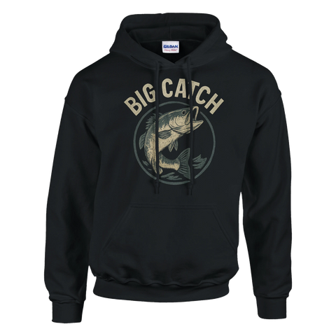 Svart hoodie med texten "BIG CATCH" och illustration av stor rovfisk i cirkel
