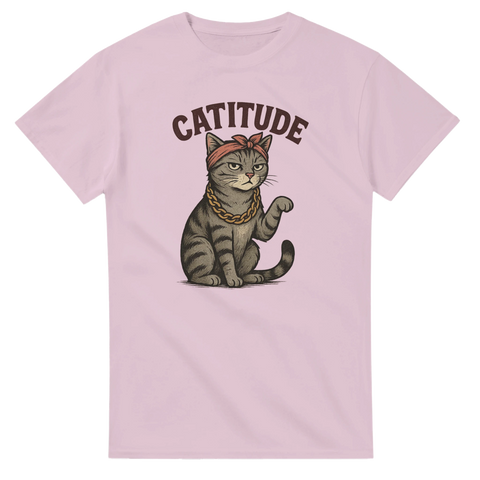 rosa t-shirt med kaxig katt i bandana och kedja och texten Catitude