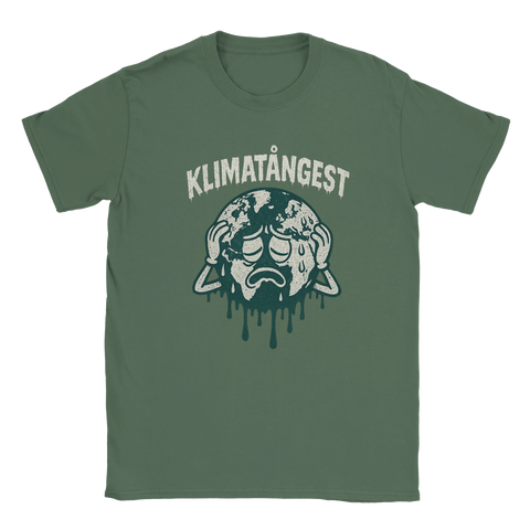 T-shirt med texten "Klimatångest" och en tecknad, panikslagen jordglob som svettas och ser stressad ut – humoristisk design med miljötema