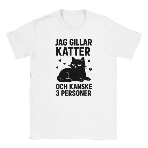 Vit t-shirt med texten "Jag gillar katter och kanske 3 personer" och en kattillustration