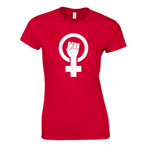 Röd t-shirt med vit feministisk symbol – venusmärke med knuten näve i mitten.