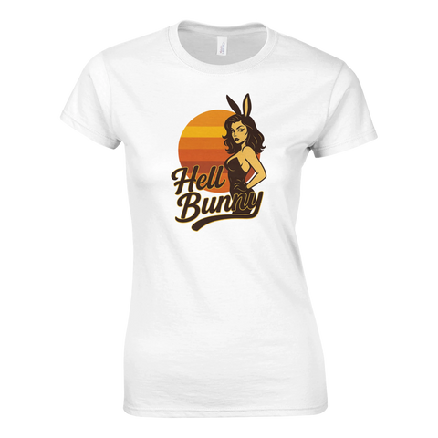 Dam t-shirt med Hell Bunny-motiv, pinup-tjej med kaninöron framför en solnedgång, perfekt för raggartjejer och retroälskare