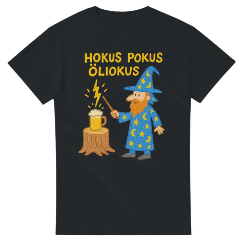 Svart t-shirt med tecknad trollkarl som trollar fram öl och texten ”Hokus Pokus Öliokus”.