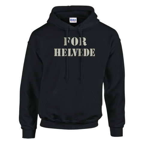 Hoodie med texten For Helvede i stencil-tryck.