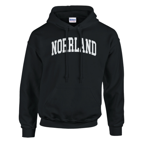 Svart hoodie med vit college-tryck “NORRLAND” – varm tröja för norrländsk stil.