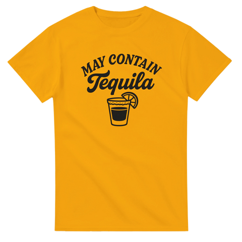 Gul t-shirt med texten "MAY CONTAIN Tequila" och glas med lime