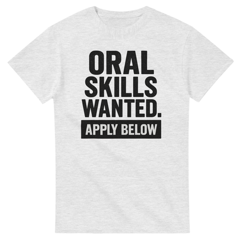 Rolig T-shirt med text om orala skills – humoristisk present