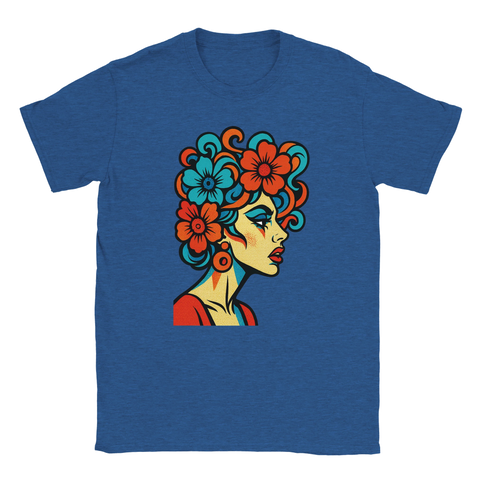 Popart t-shirt med tryck – kvinna och blommande hår i retrostil.