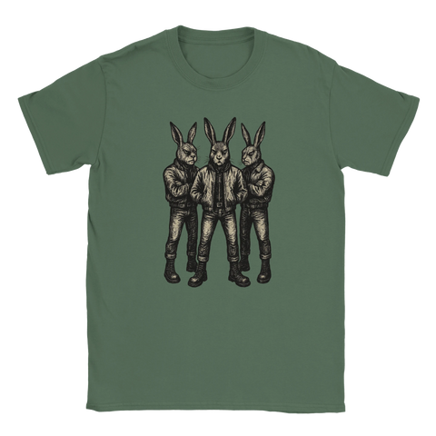 T-shirt med tre kaniner i läderjackor, grönt tyg