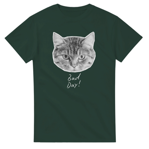 T-shirt med missnöjd katt – perfekt för dåliga dagar eller sarkastisk humor