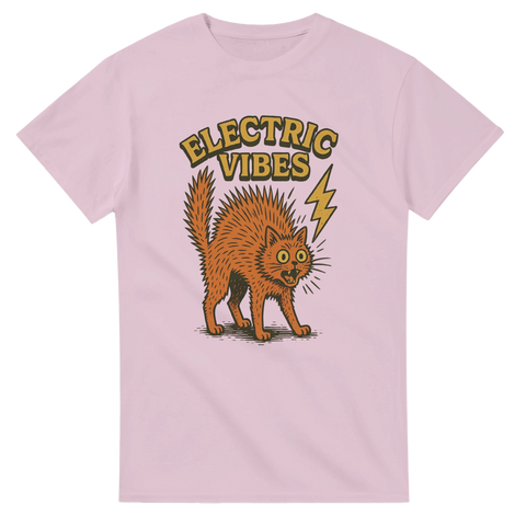 Rolig t-shirt med tecknad katt och eltema