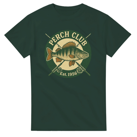 Mörkgrön t-shirt med vintagebadge av abborre, text "Perch Club – Est. 1956" med korslagda fiskespön