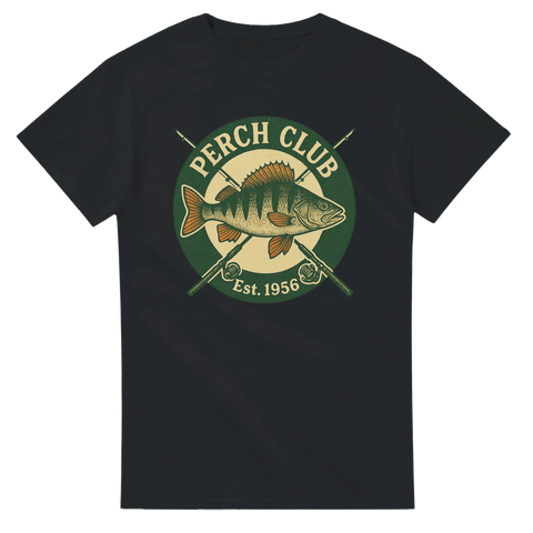 Svart t-shirt med vintagebadge av abborre, text "Perch Club – Est. 1956" med korslagda fiskespön