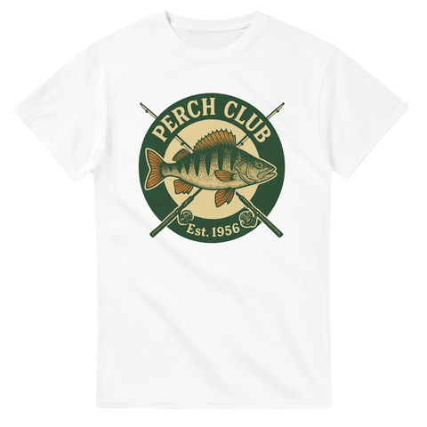 vit t-shirt med vintagebadge av abborre, text "Perch Club – Est. 1956" med korslagda fiskespön