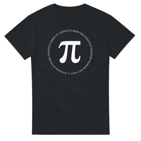 svart t-shirt med vit pi-symbol omgiven av pi-tal i cirkel