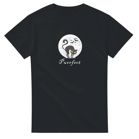 Mysig t-shirt med svart katt, måne och text – passar både halloween och vardag