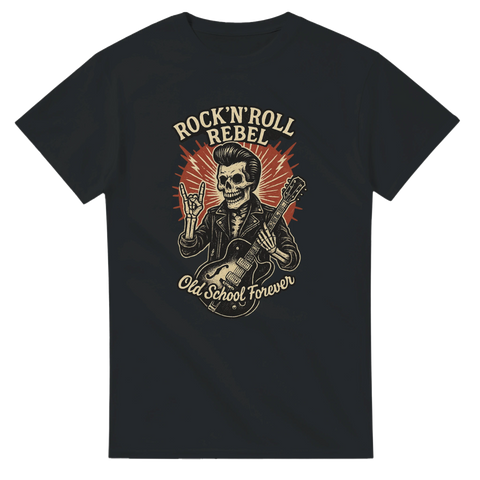 Svart T-shirt med Dödskalle med rockabillyfrisyr och gitarr och texten "rock'n'roll" och "old school forever"
