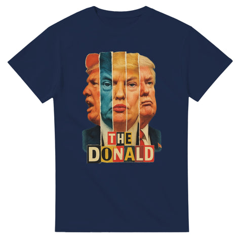Blå t-shirt med flerfärgat porträtt av Donald Trump i retrostil och texten "The Donald"