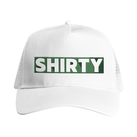 Truckerkeps med texten shirty i grön ruta.,
