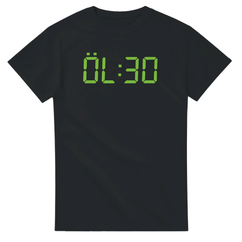 Rolig T-shirt med digital klocka och texten ÖL:30