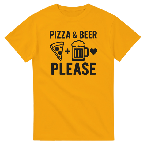 Gul t-shirt med texten Pizza & Beer Please samt symboler av pizza, öl och hjärta
