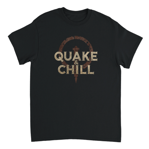 svart t-shirt med texten quake and chill och spelinspirerad symbol