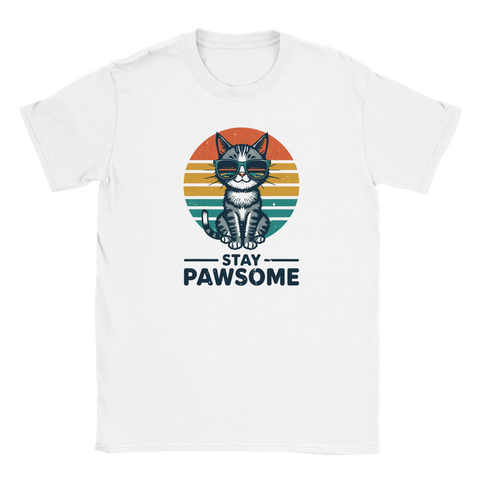 Rolig T-shirt med katt och texten Stay Pawsome