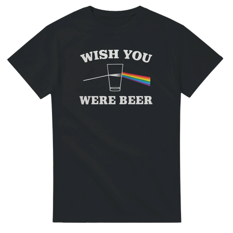 Rolig t-shirt med texten Wish You Were Beer och färgglad regnbågsdetalj.