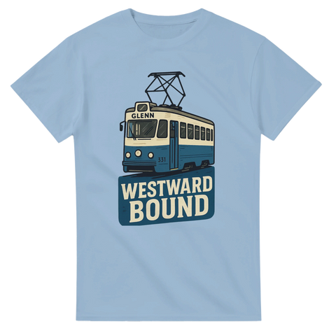 Ljusblå t-shirt med blå Göteborgsspårvagn och texten "Westward Bound"