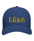Böda text i guld med linje på marinblå trucker keps.