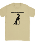 Sandfärgad t-shirt med respektlös illustration och humoristisk underton