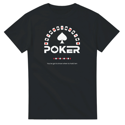 Grafiskt poker-motiv med spader ess och spelkort på svart t-shirt