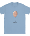 Nihilist-ballong med uttryckslöst ansikte på ljusblå t-shirt, minimalistisk design.