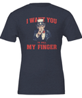 Satirisk illustration av Uncle Sam med humoristisk text på marinblå t-shirt