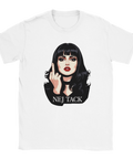 Statement-design med satirisk underton tryckt på vit t-shirt