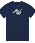 Handritat motiv med texten Bird Nerd – stilren t-shirt för naturälskare