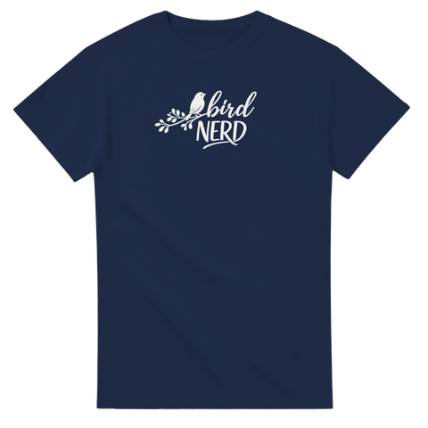 Handritat motiv med texten Bird Nerd – stilren t-shirt för naturälskare