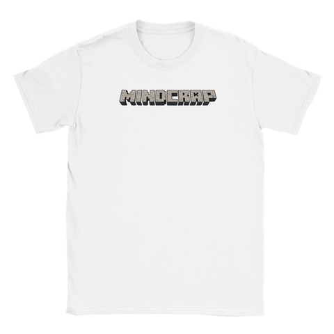 MINDCRAF" texttryck i blockig pixelstil på en vit t-shirt, gaming-inspirerad.