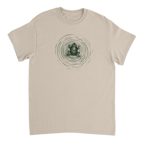 Naturmotiv med groda i cirklar – konstnärlig t-shirt för djurälskare