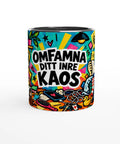 Mugg med texten Omfamna ditt inre kaos och färgglada illustrationer.