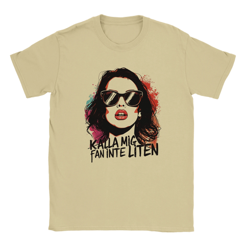 Grafiskt tryck med kaxig text på en beige t-shirt i street-stil