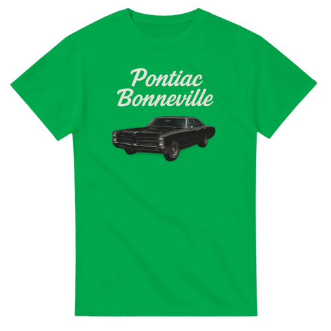 Pontiac Bonneville 1967 coupé med text på grön t-shirt.