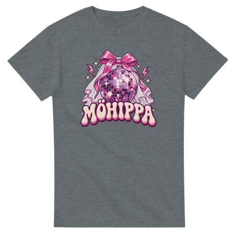 Mörkgrå t-shirt med texten ”Möhippa”, discokula, rosa rosett och brudslöja.