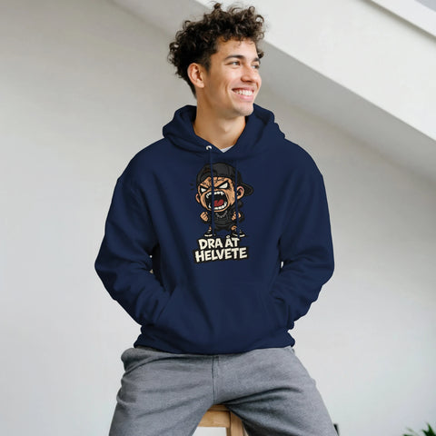 Arg tecknad figur med keps och texten "Dra åt helvete" på mörkblå hoodie.