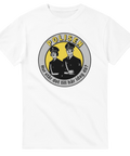 Klassiskt svenskt polismotiv med humoristisk text på vit t-shirt