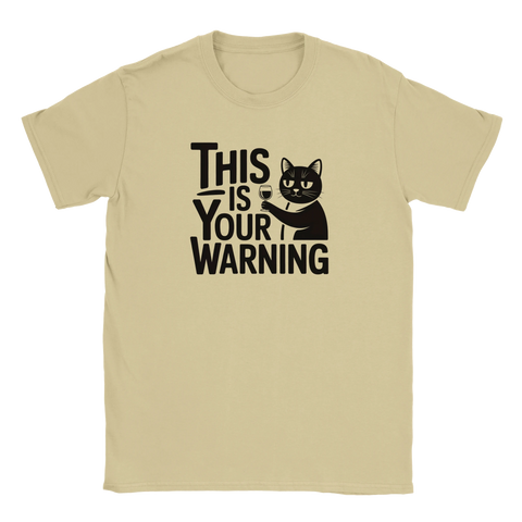 T-shirt med ironisk illustration av katt som dricker vin i beige