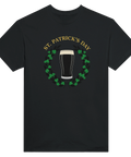 T-shirt med grafiskt motiv av ett stoutglas omgivet av en grön krans